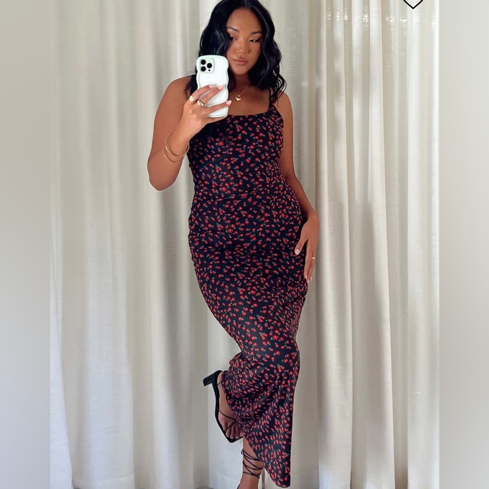 Princess Polly KNOX MAXI DRESS BLACK / RED FLORAL